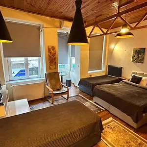 https://new-pera-suites.istanbul-turkeyhotels.com
