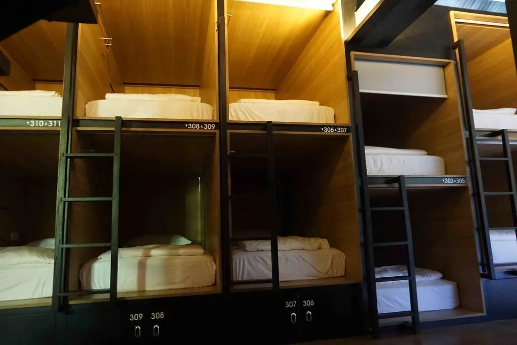 M Boutique Hostel Seminyak  Seminyak (Bali)